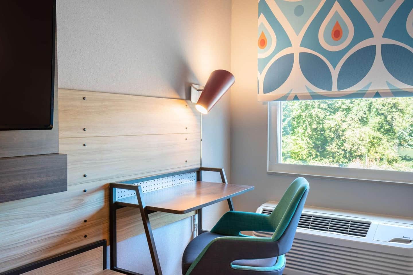 Tru by Hilton Eugene