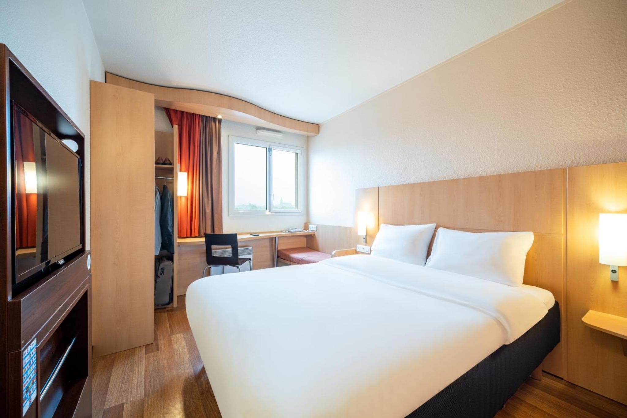 B&B HOTEL Amiens Centre Cathédrale