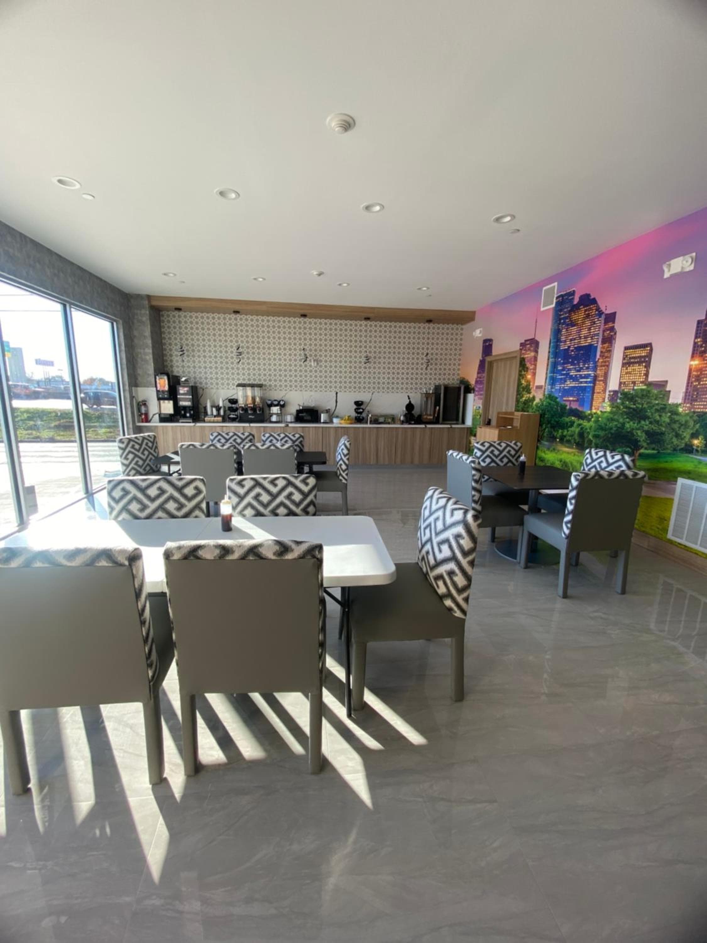 LiV Inn & Suites Houston