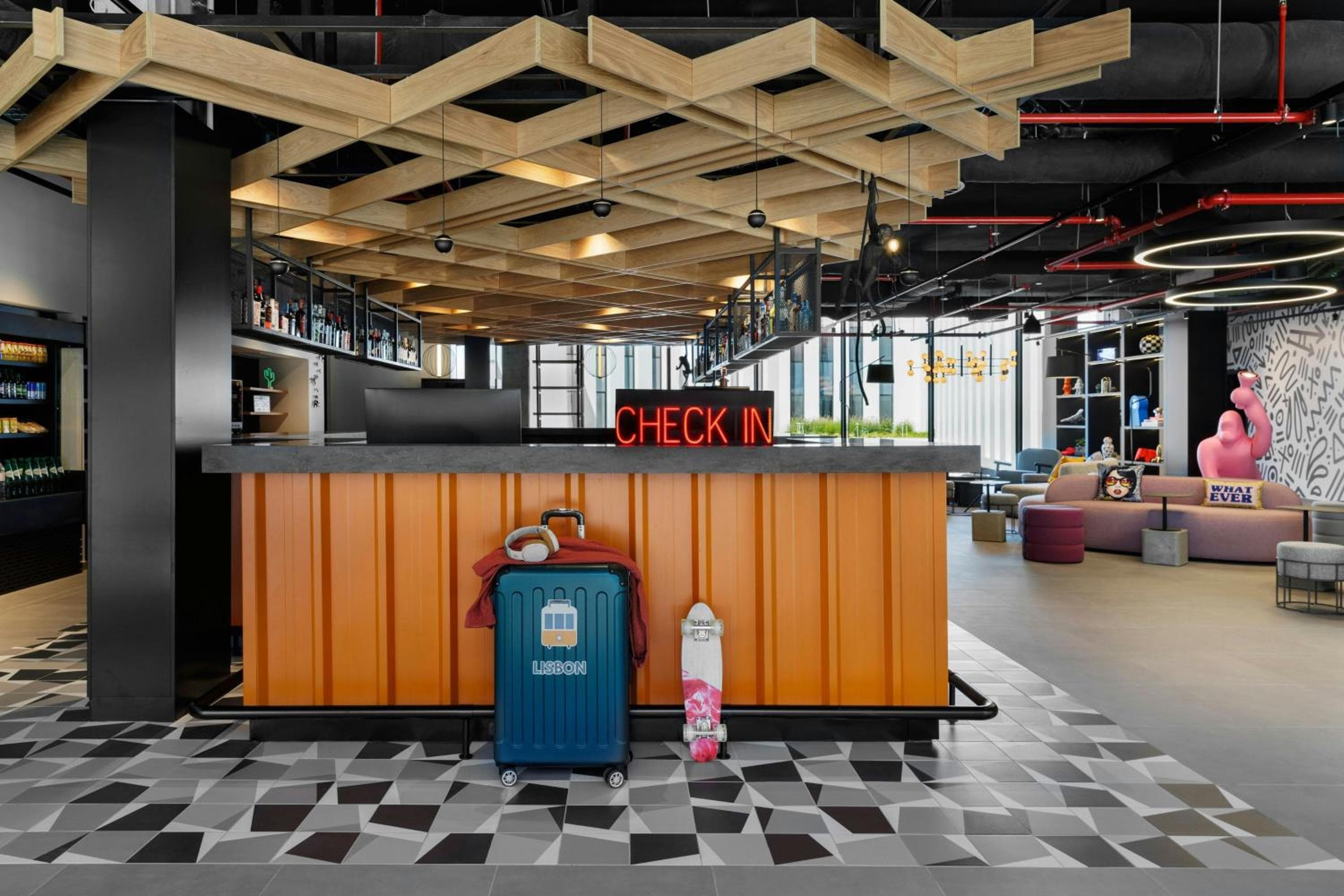 Moxy Alfragide Lisboa