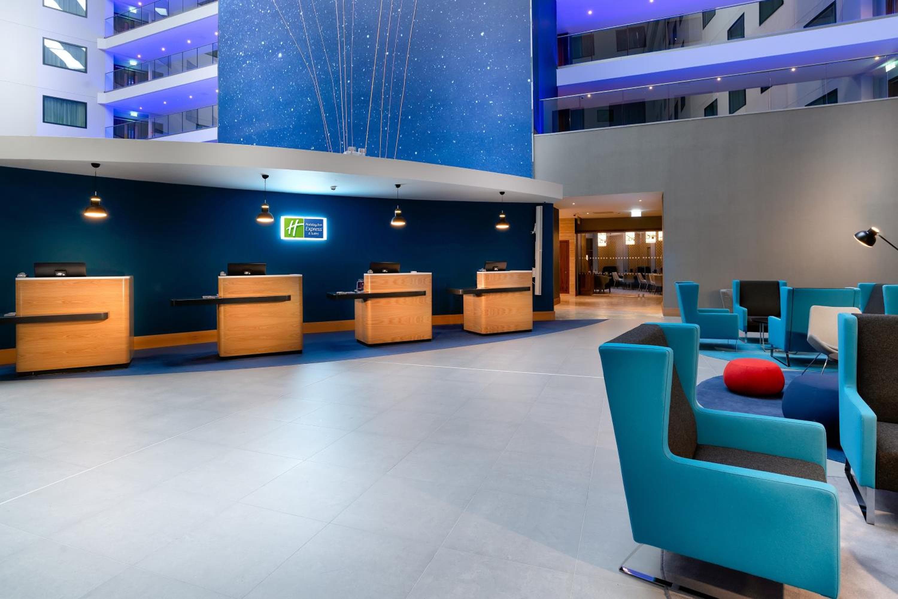 Holiday Inn Express London Heathrow T4, an IHG Hotel