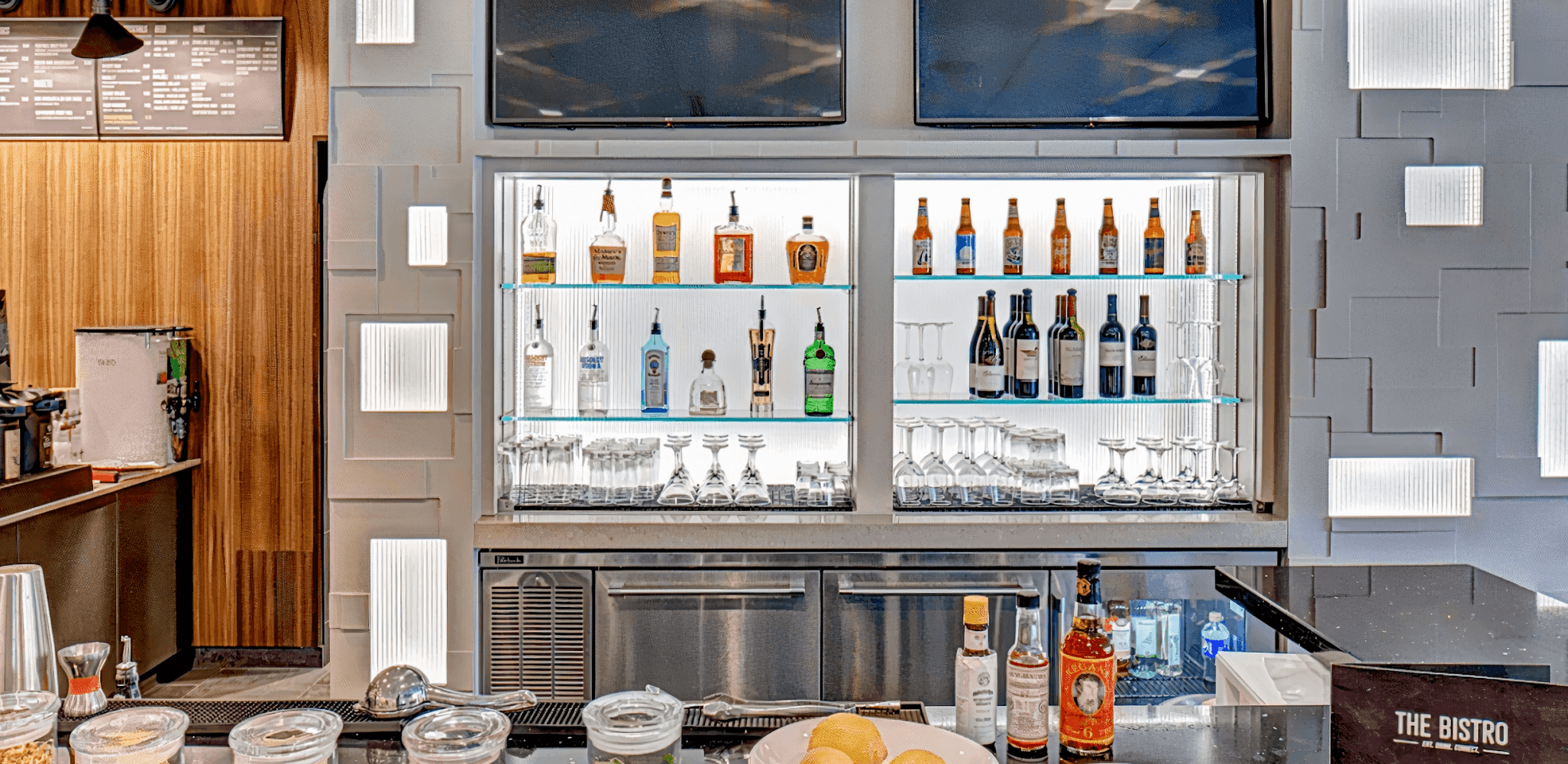 Courtyard by Marriott Appleton Riverfront