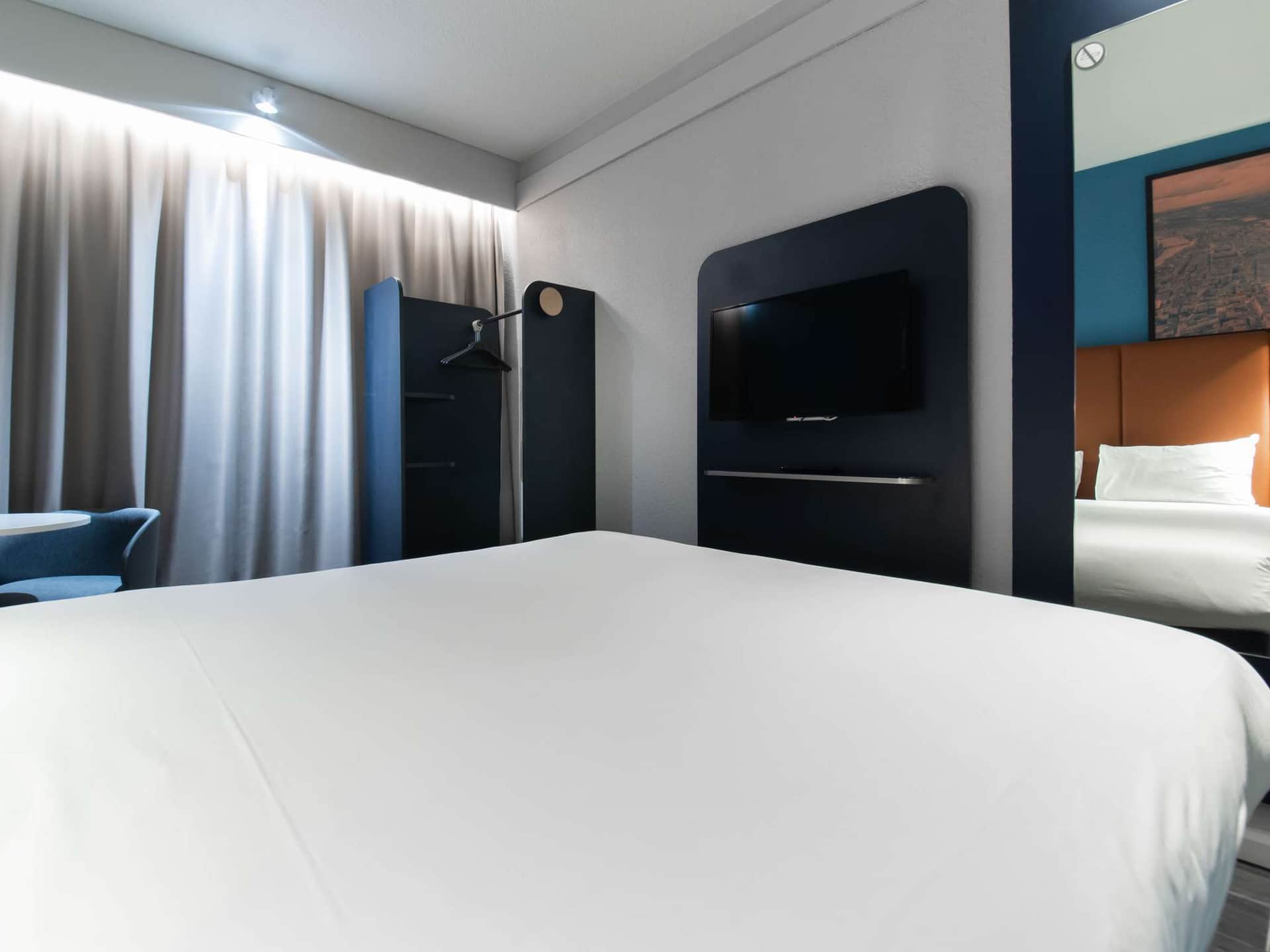 ibis Lyon North