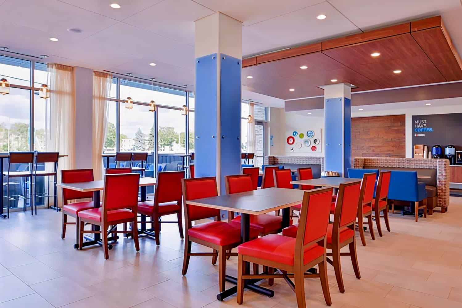 Holiday Inn Express & Suites Mall of America - MSP Airport