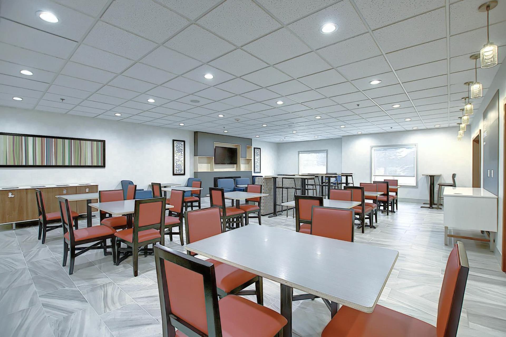 Holiday Inn Express & Suites Airport Calgary