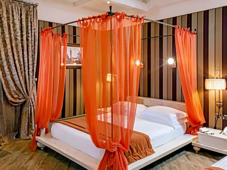 The inn at the Roman forum