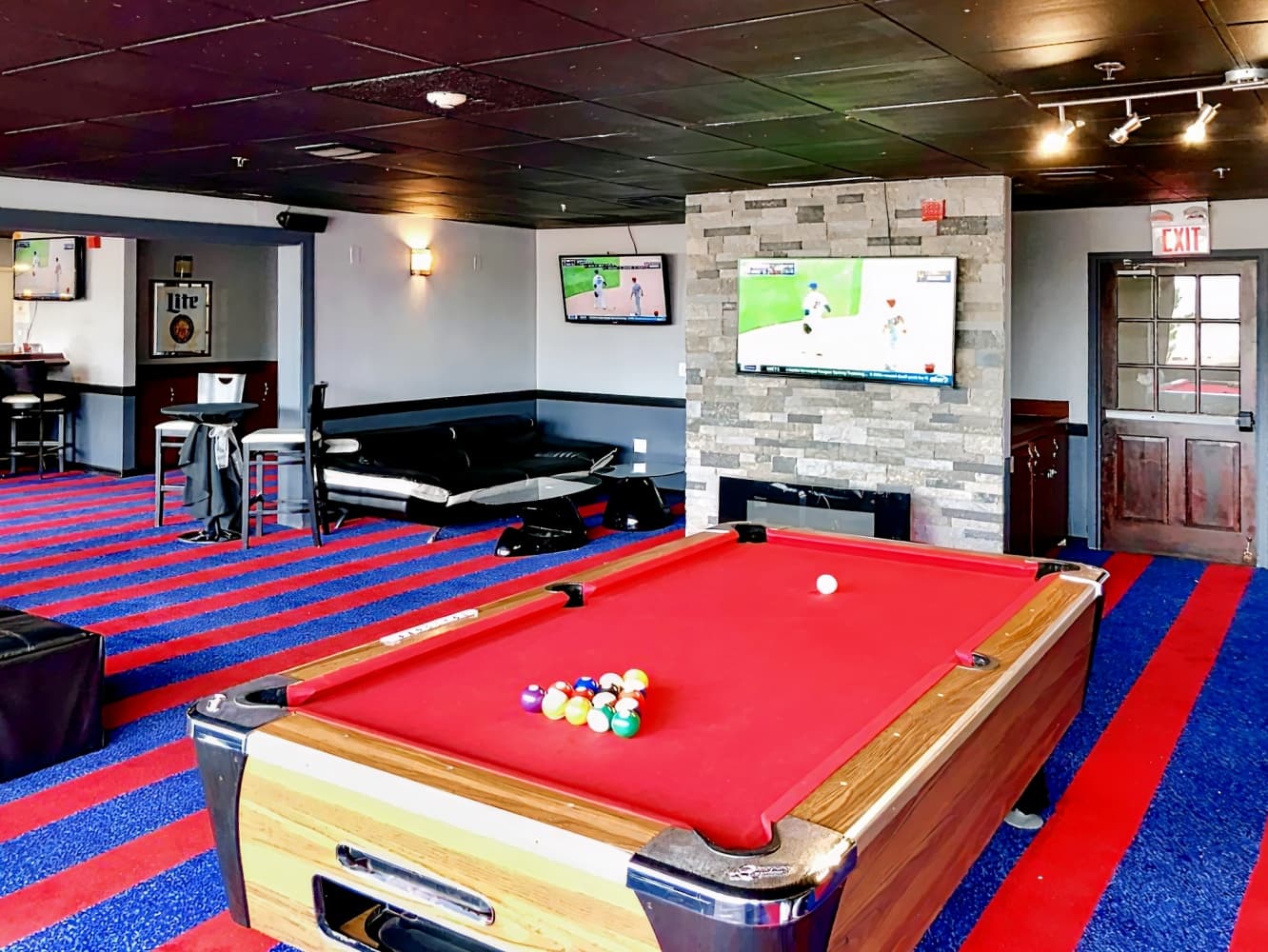 E Hotel Banquet & Conference Center