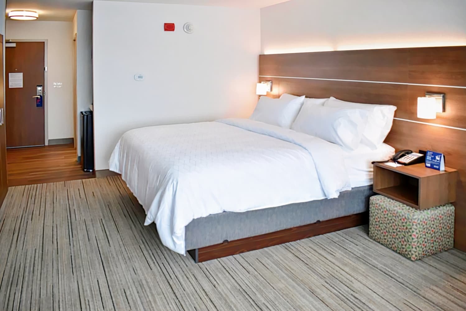 Holiday Inn Express & Suites - Boston South - Randolph