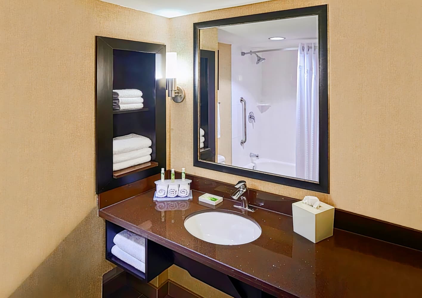 Holiday Inn Express and Suites Timmins