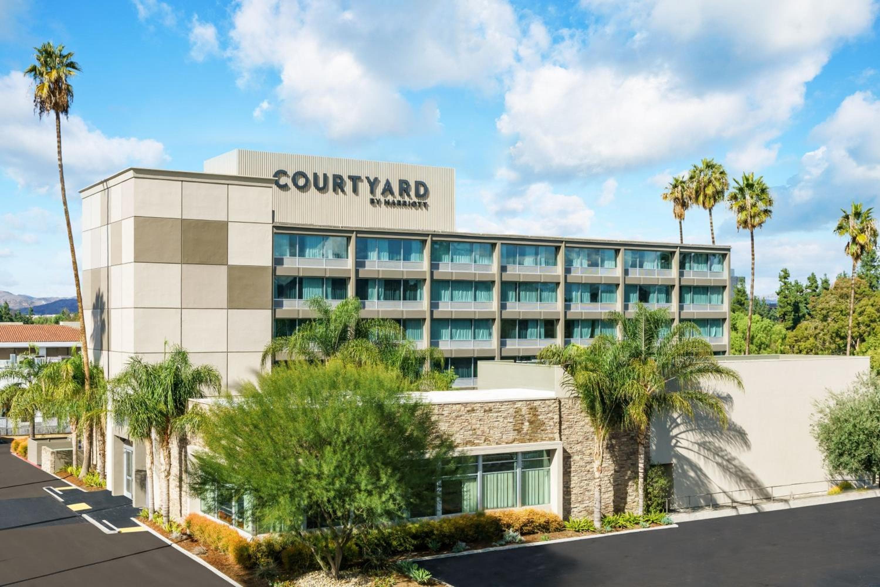 Courtyard by Marriott Los Angeles Woodland Hills