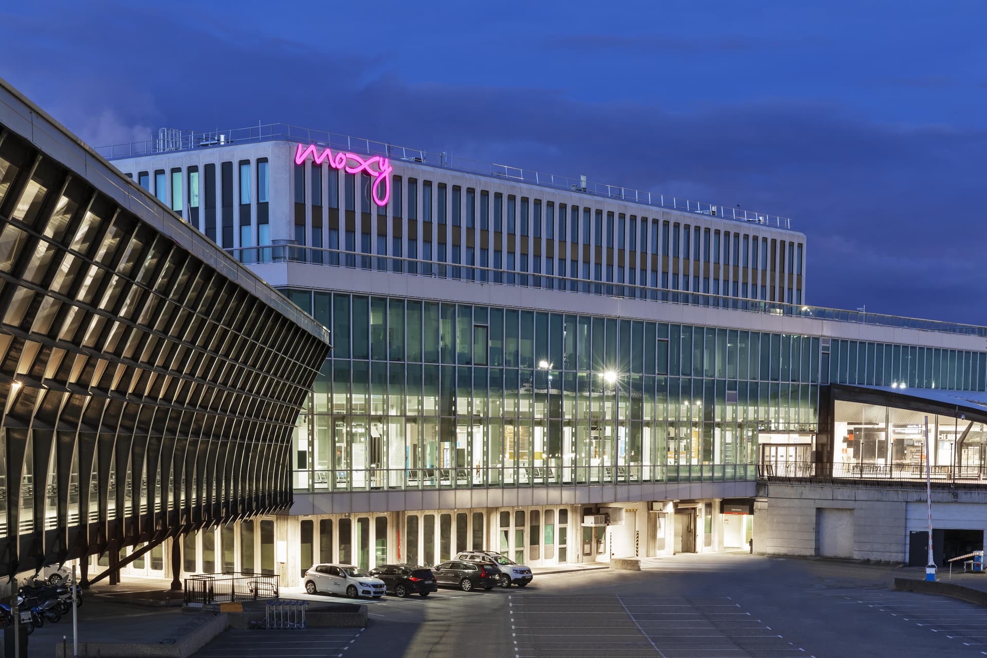 Moxy Lyon Airport
