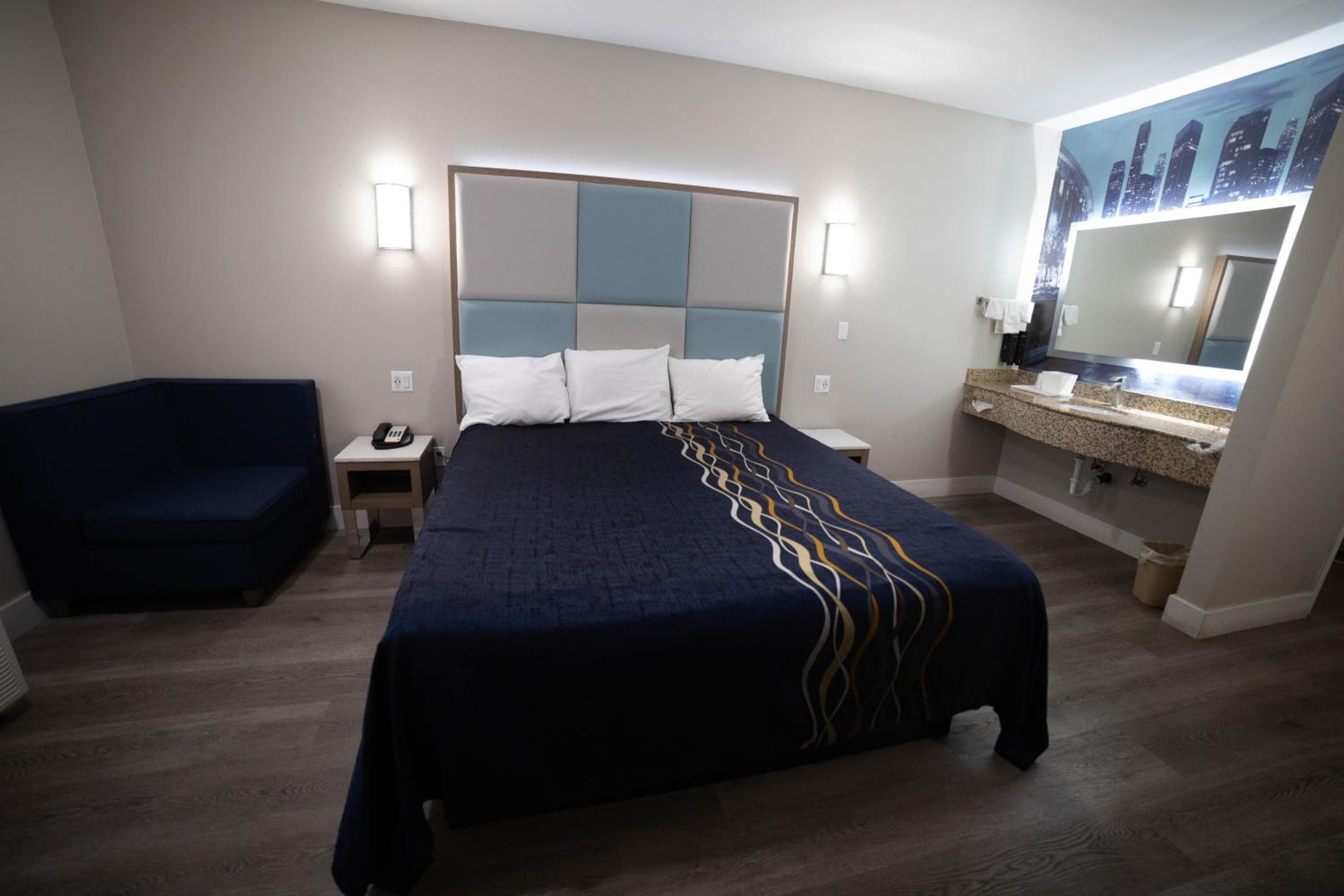 Mid City Inn & Suites Pico Rivera