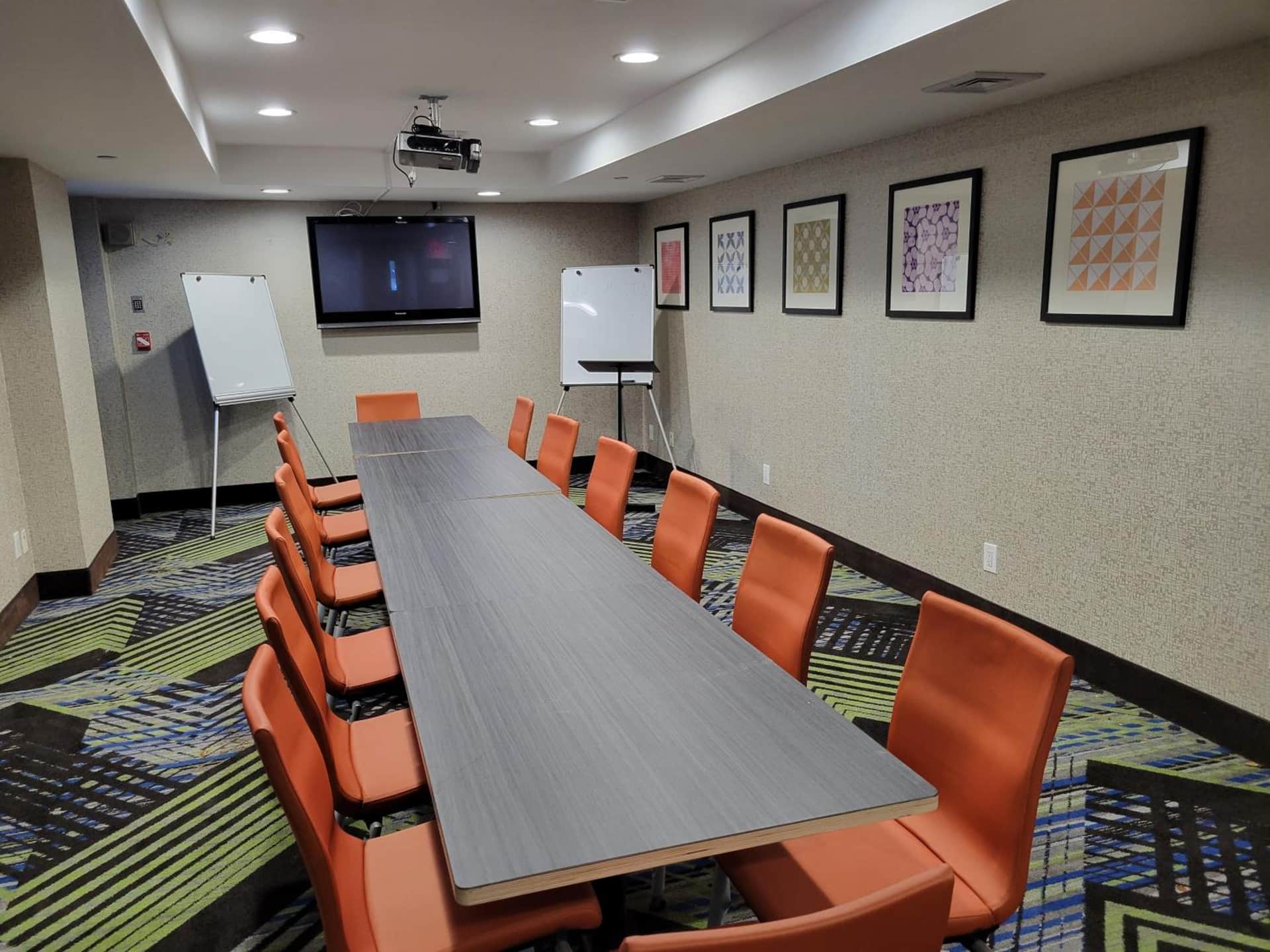 Holiday Inn Express Maspeth, an IHG Hotel
