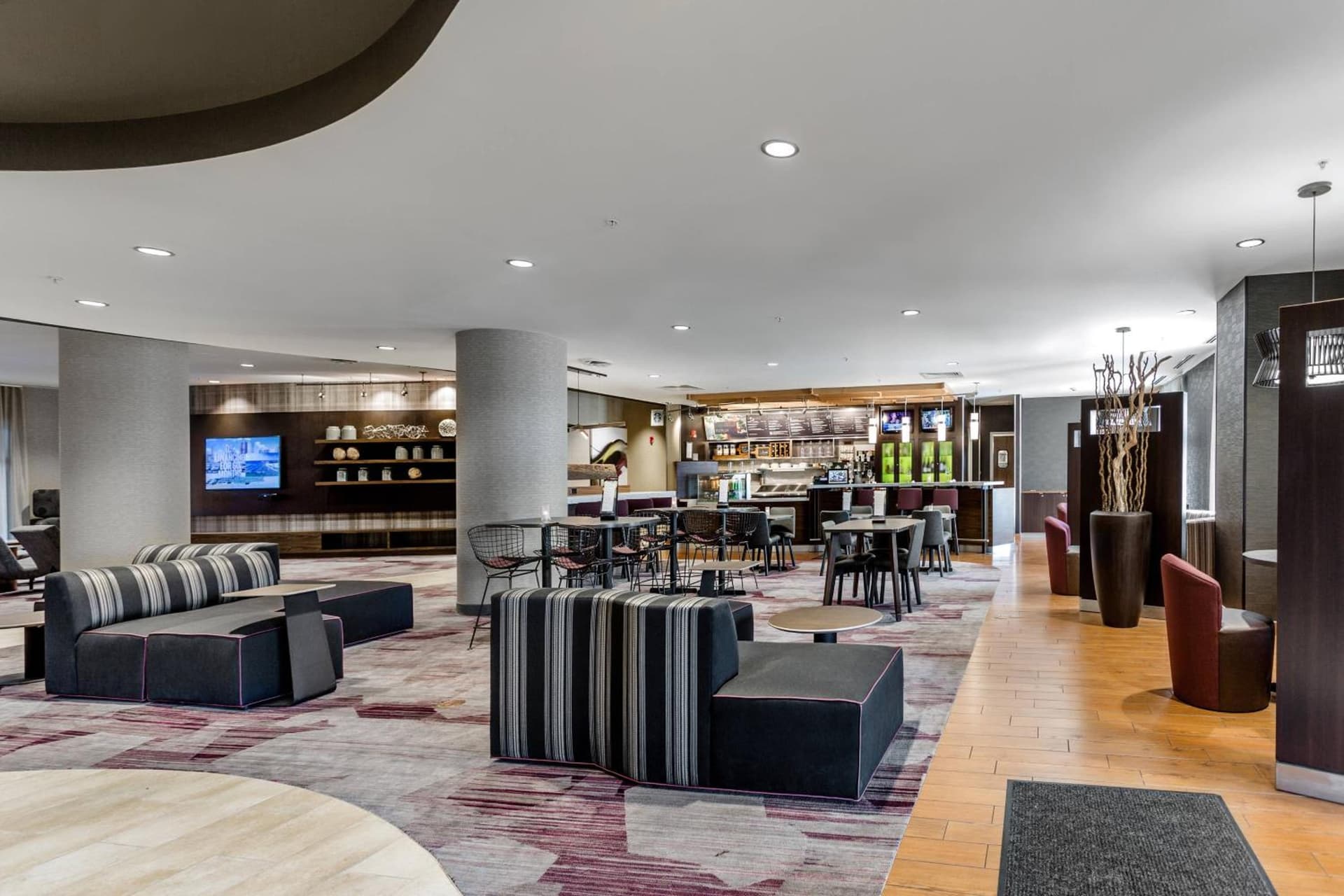 Courtyard by Marriott Easton-Columbus