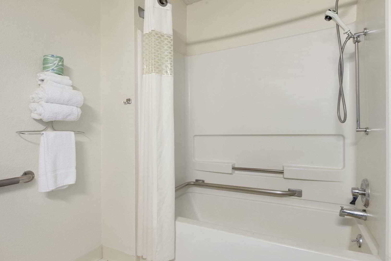 Super 8 by Wyndham Canton/Livonia Area