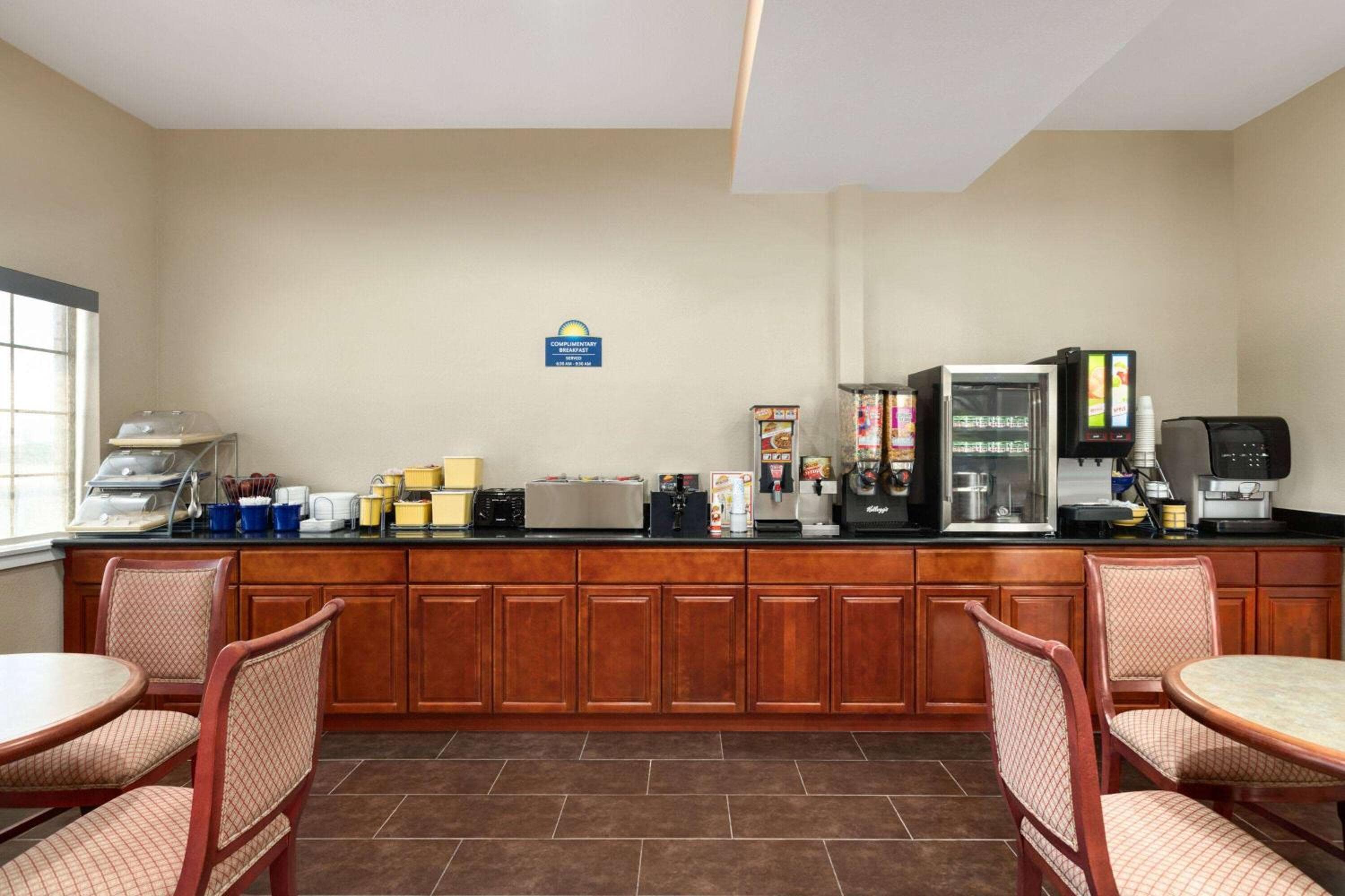 Days Inn by Wyndham San Antonio Near Fiesta Park