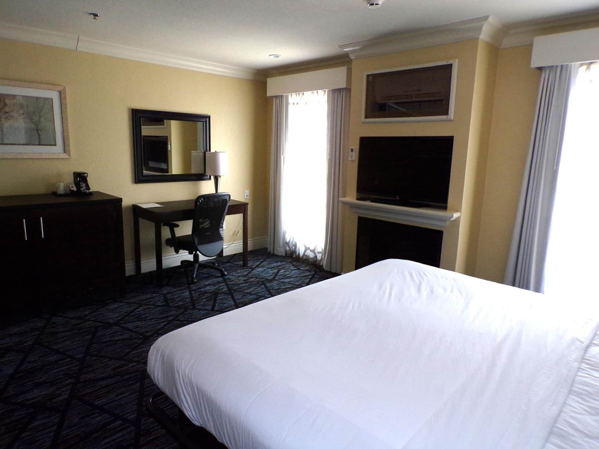 Niagara Crossing Hotel and Spa