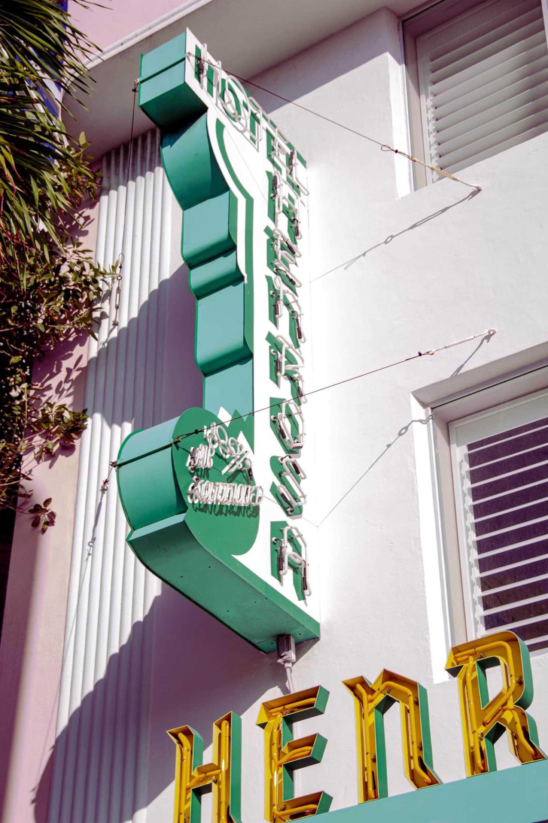 Henrosa Hotel