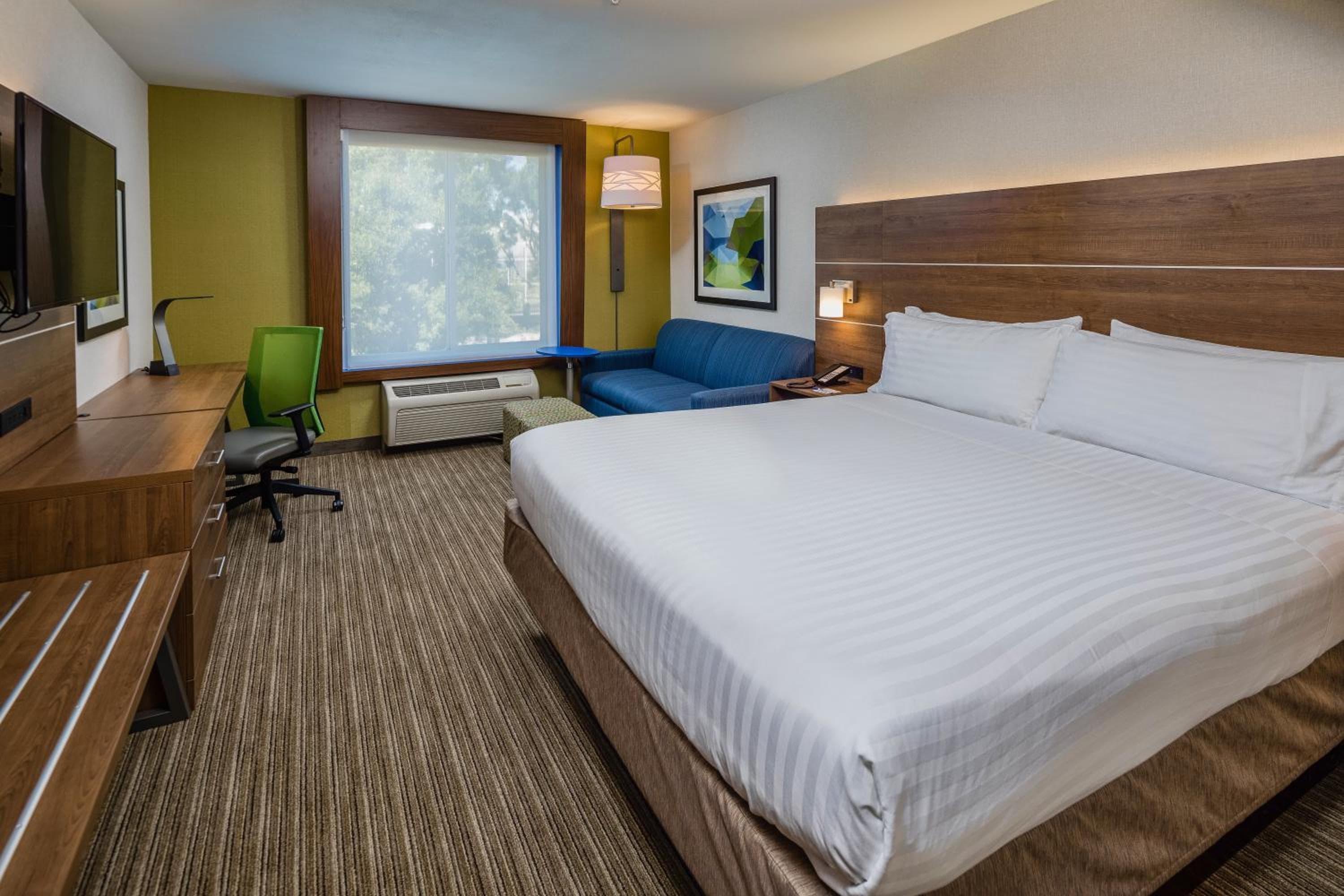 Holiday Inn Express & Suites Modesto