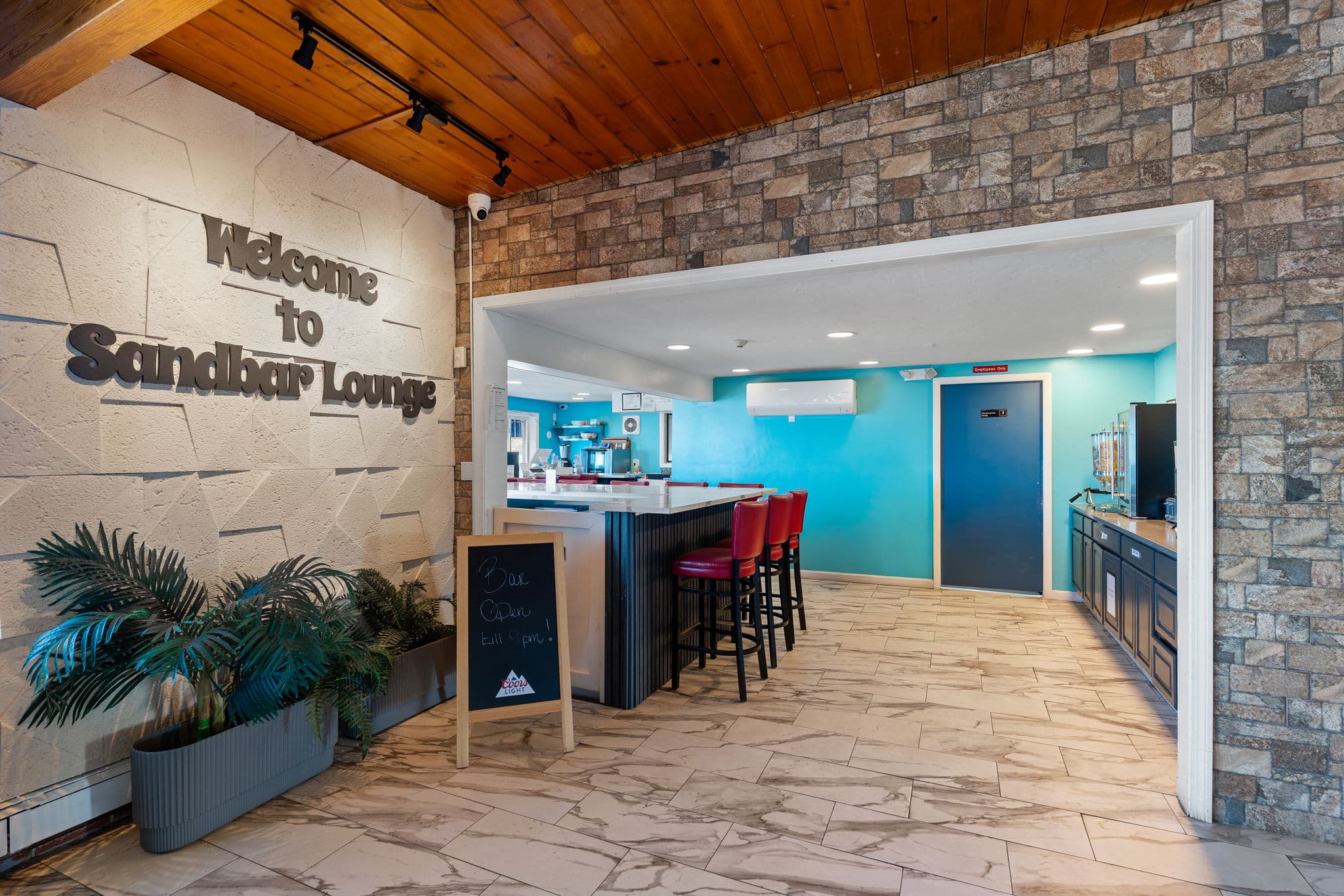 Pilgrim Sands Hotel on Long Beach