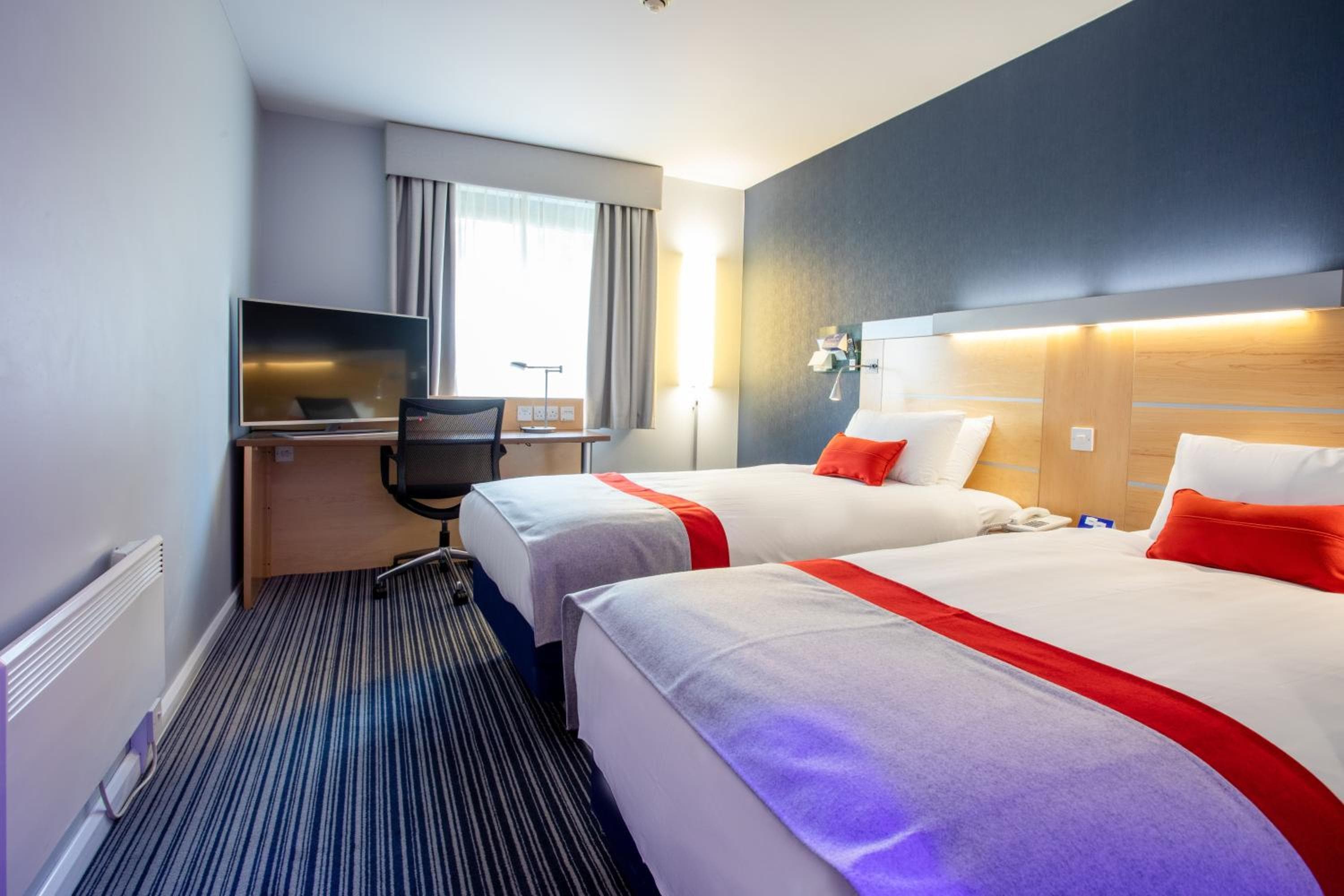 Holiday Inn Express - Dunfermline