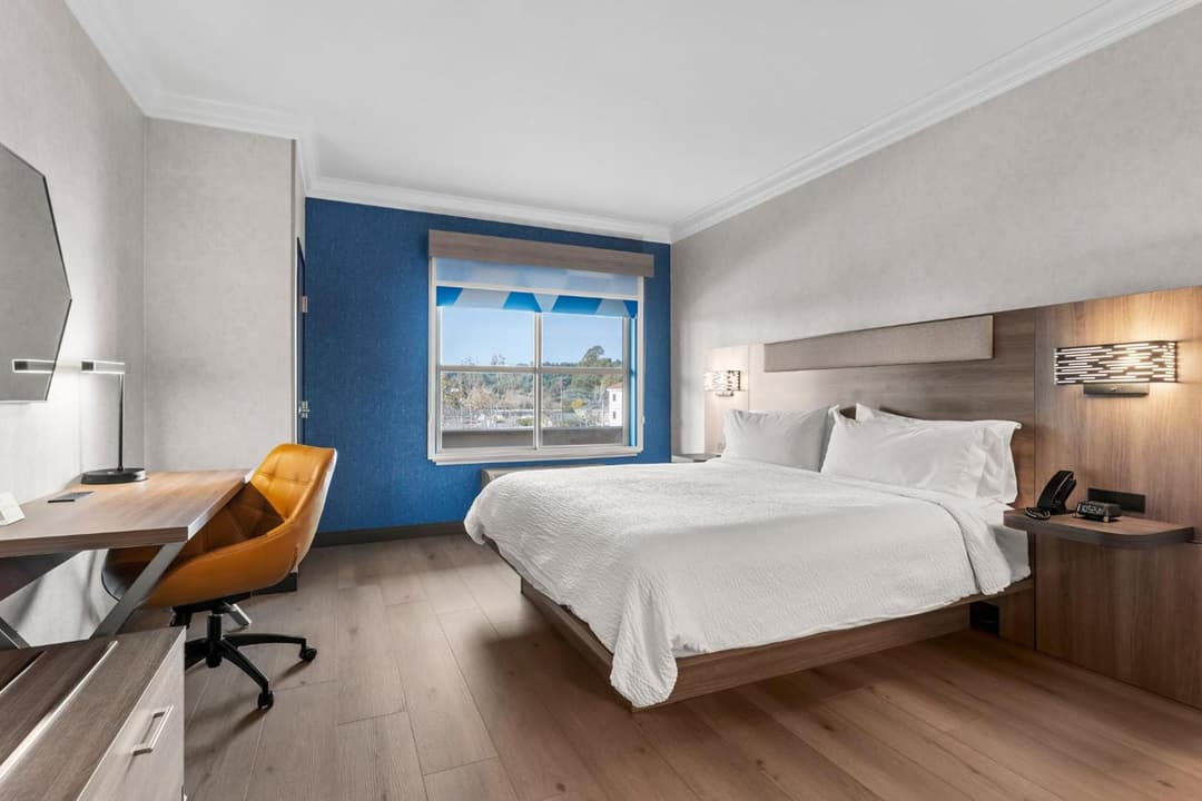 Holiday Inn Express Hotel & Suites Santa Cruz by IHG