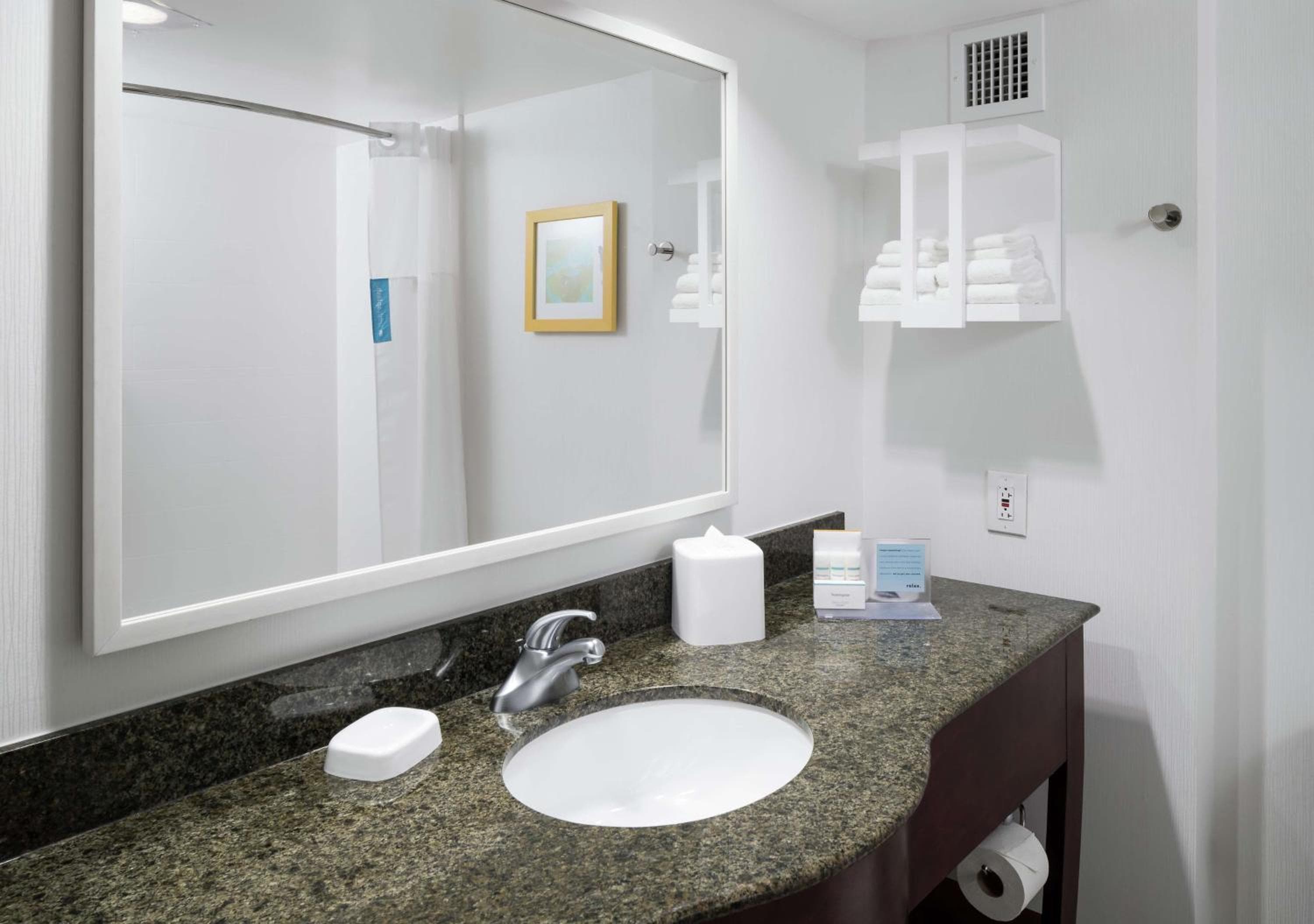 Hampton Inn & Suites Memphis at Beale Street