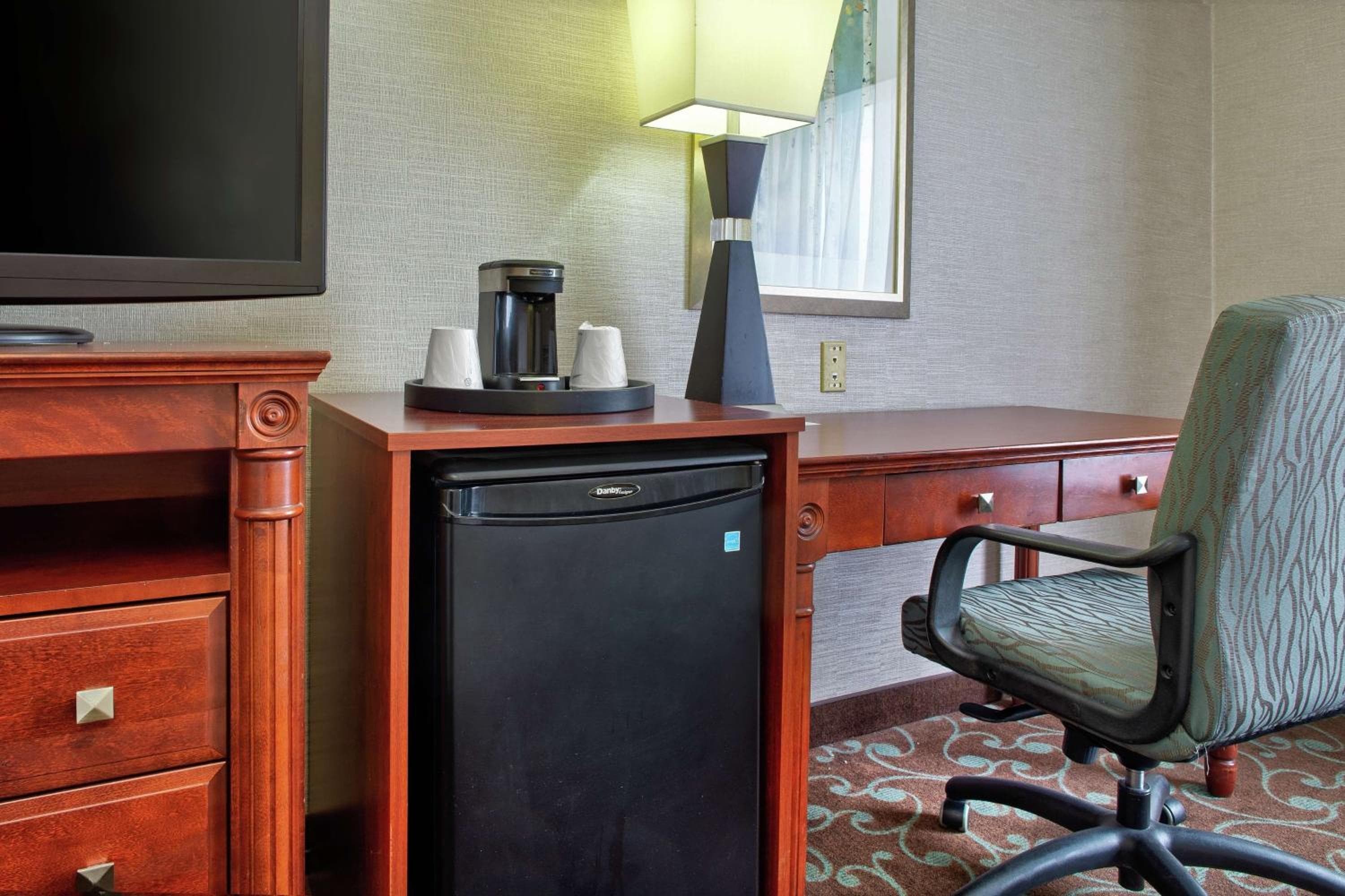 Hampton Inn & Suites by Hilton Toronto Airport
