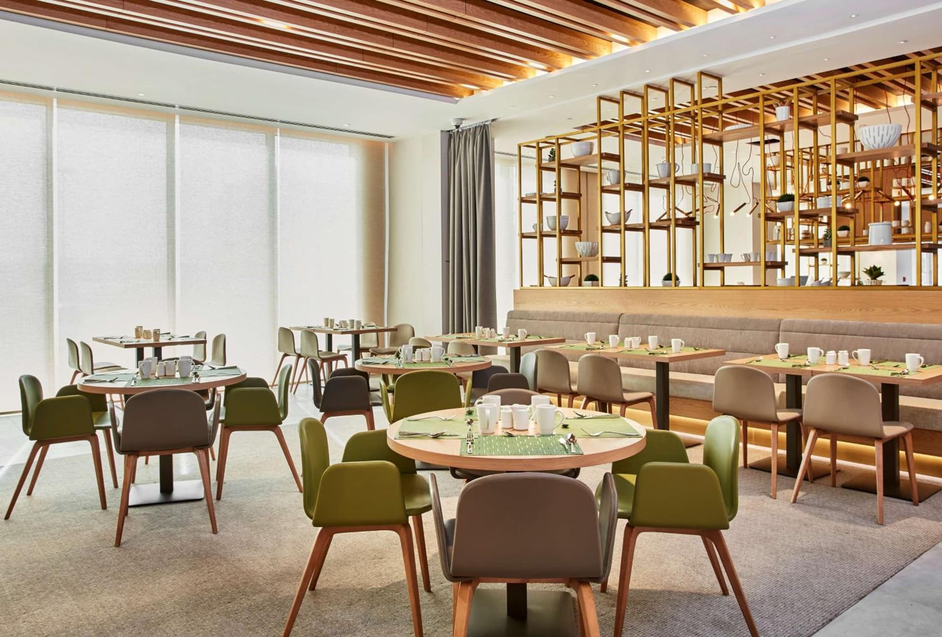 Hilton Garden Inn Dubai, Mall Avenue