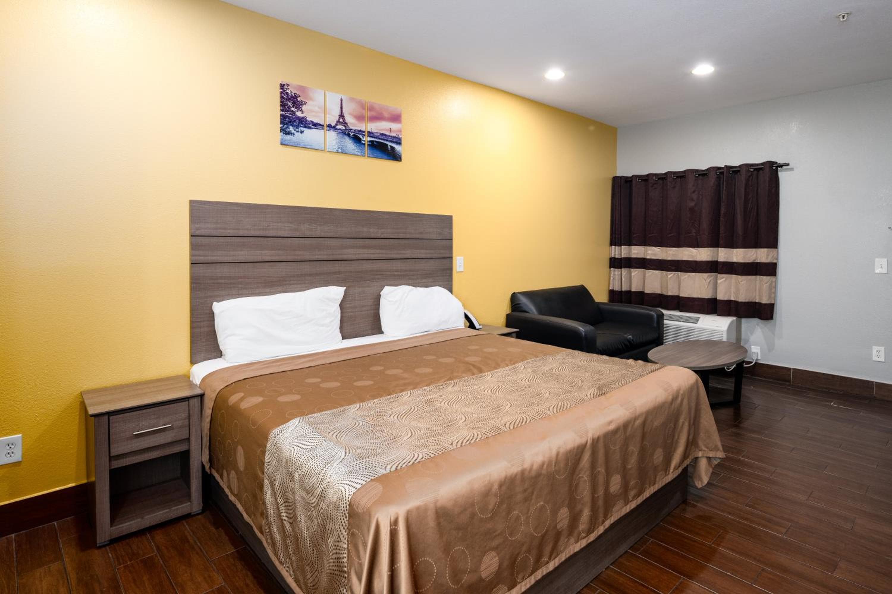 Moonlight Suites - Houston/George Bush Int'l Airport