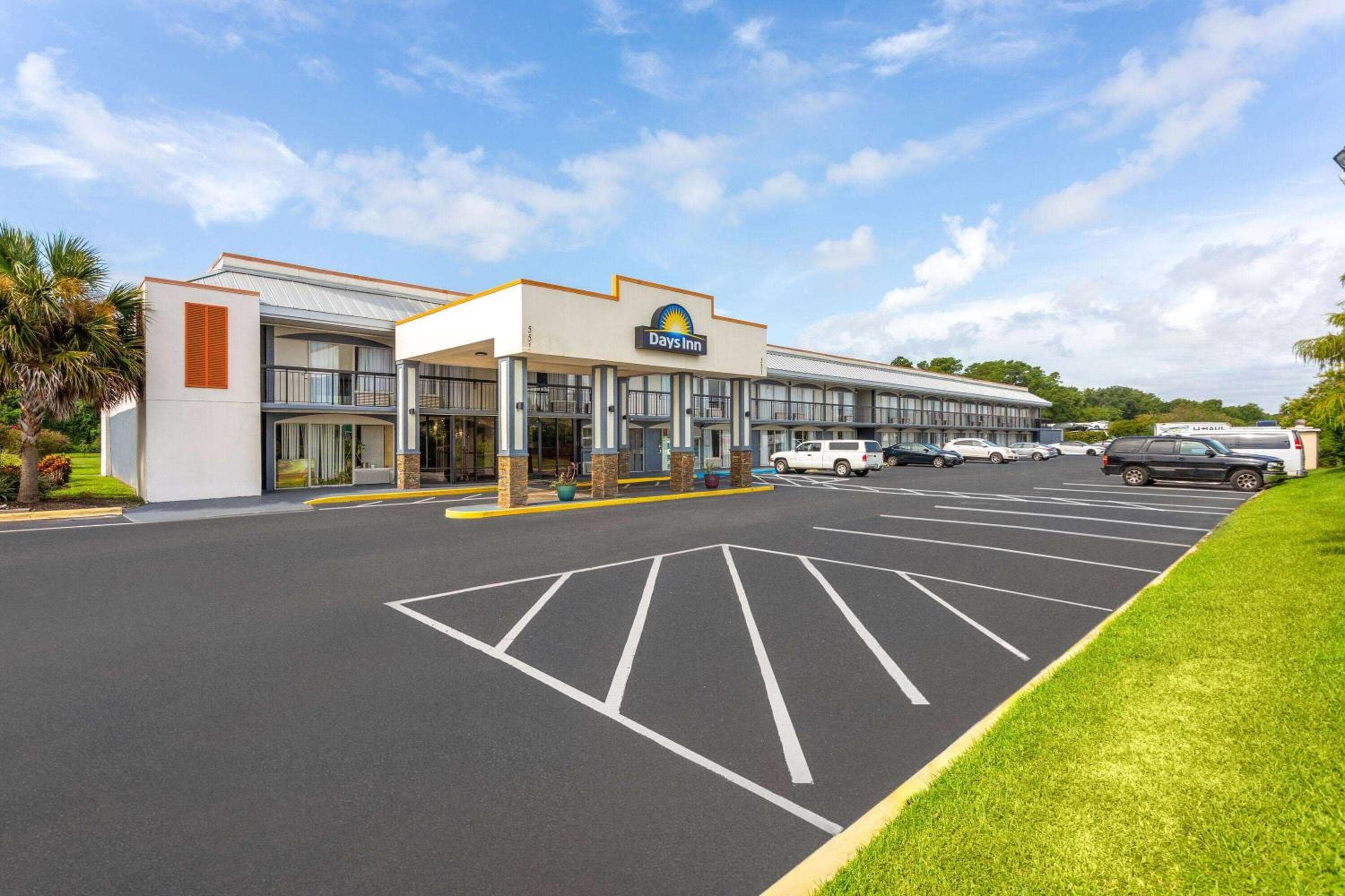 Days Inn by Wyndham Wildwood I-75