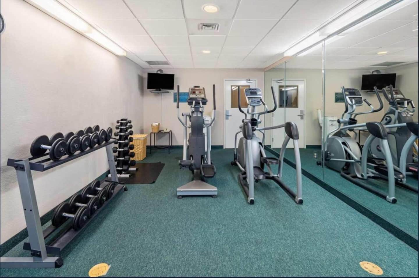 Staywell Inn & Suites I-75