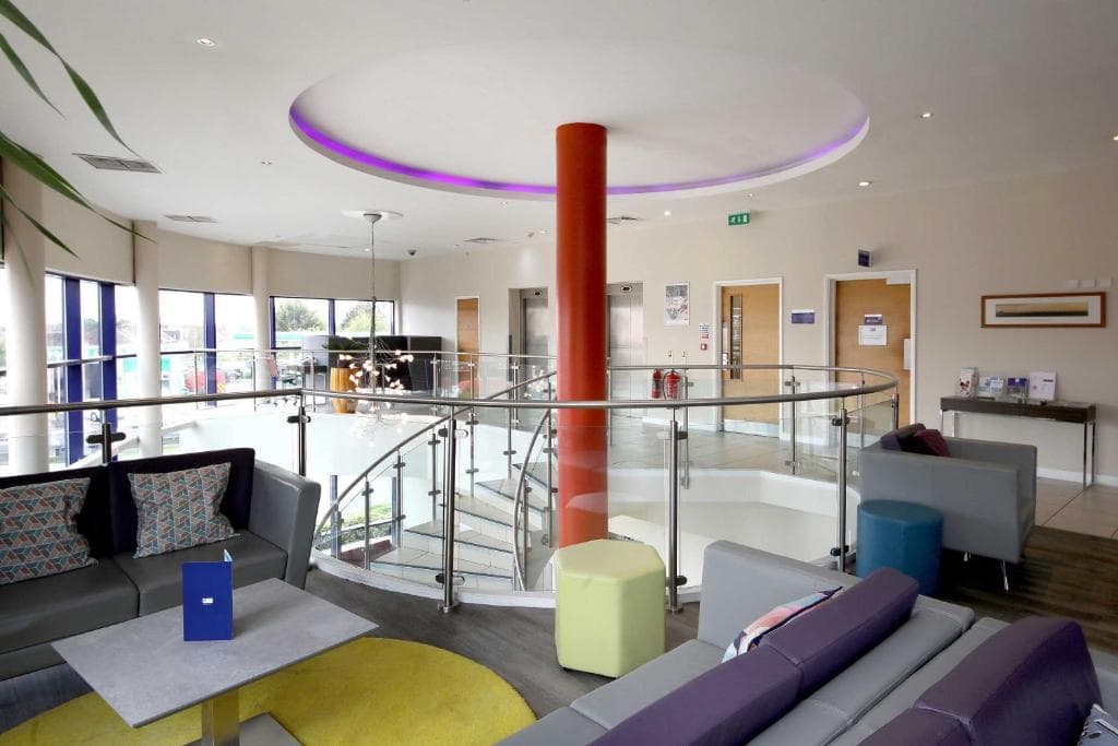 Holiday Inn Express - Newbury Park