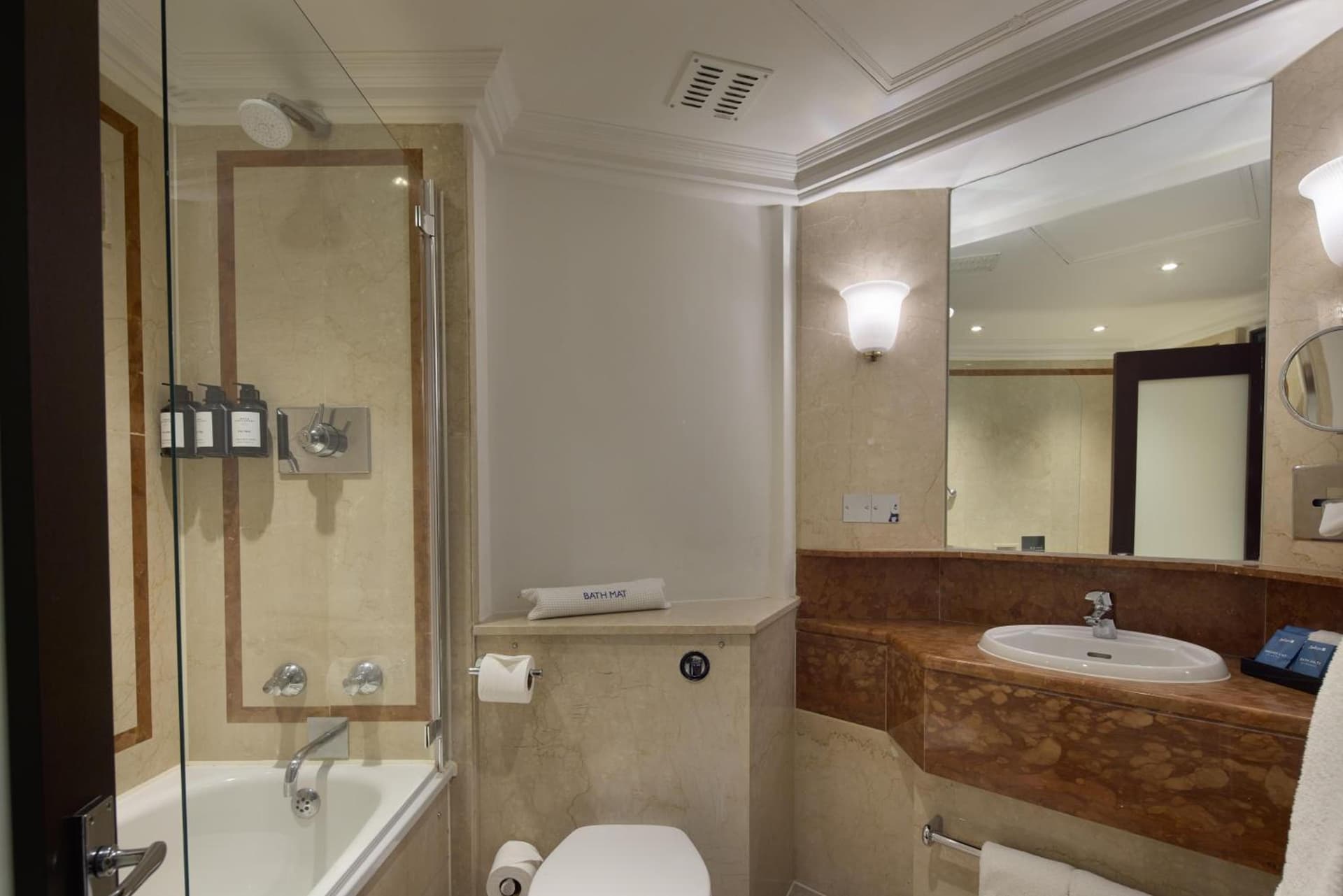 Radisson Blu Hotel, London Leicester Square
